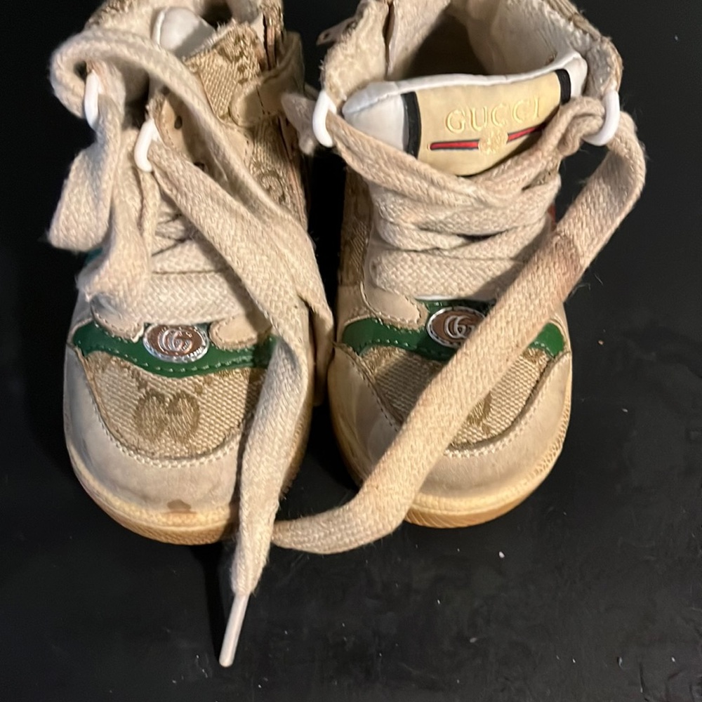 Gucci size 20 toddler sneakers